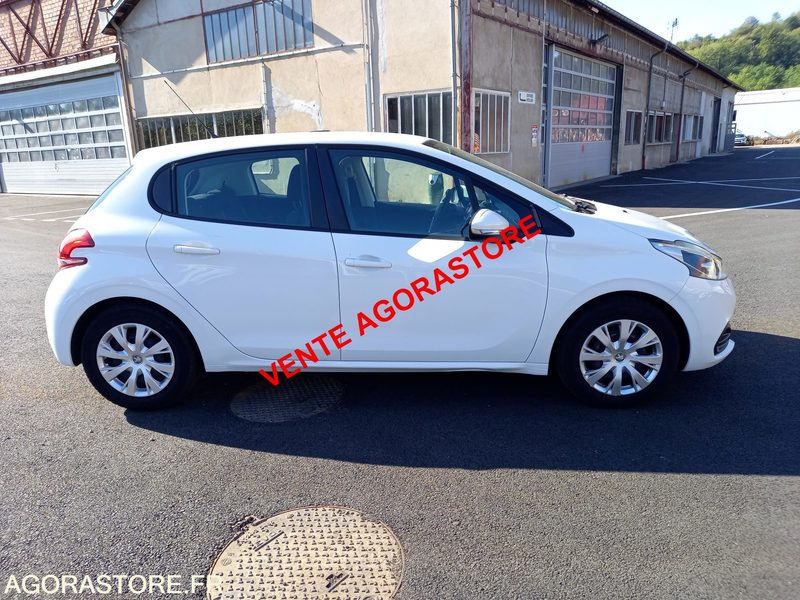 Vends Peugeot 208 essence - Mobil: gambar 4 Vends Peugeot 208 essence - Mobil: gambar 4