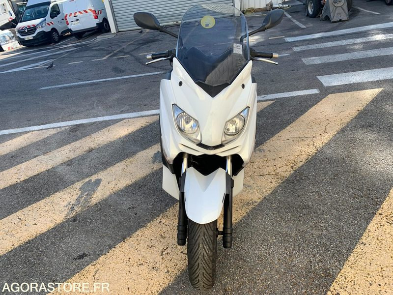 Yamaha X-Max 125 cm3 - 2012 - 36 300 kms - CD 169 FW - Sepeda motor: gambar 1 Yamaha X-Max 125 cm3 - 2012 - 36 300 kms - CD 169 FW - Sepeda motor: gambar 1