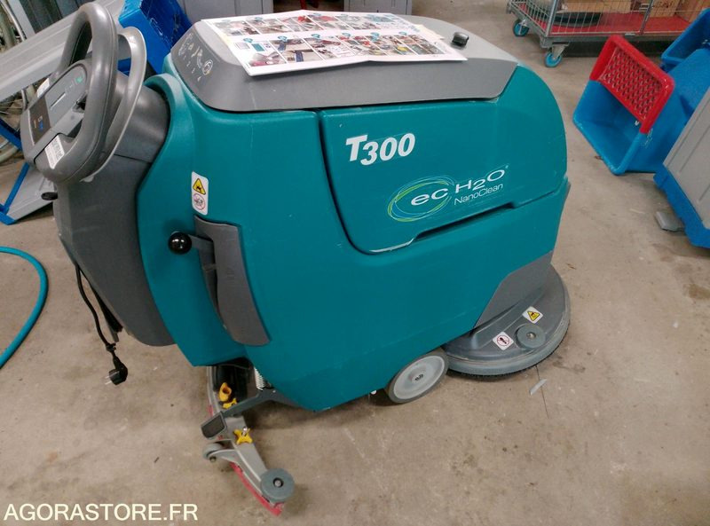 Auto laveuse TENNANT T300 - Pengering penggosok: gambar 2 Auto laveuse TENNANT T300 - Pengering penggosok: gambar 2