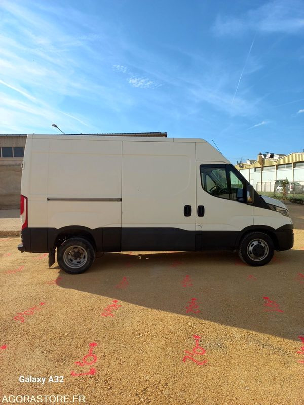 Fourgon iveco - Van panel: gambar 4 Fourgon iveco - Van panel: gambar 4