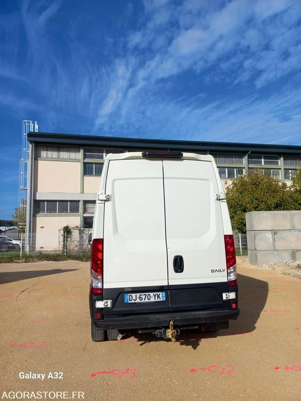 Fourgon iveco - Van panel: gambar 5 Fourgon iveco - Van panel: gambar 5