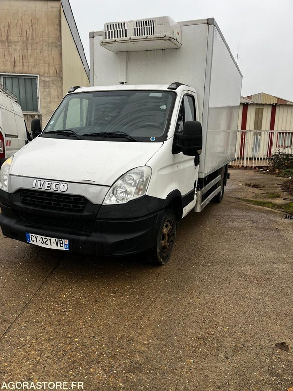 Iveco 35c13 frigorifique 185000km 2013 - Van berpendingin: gambar 1 Iveco 35c13 frigorifique 185000km 2013 - Van berpendingin: gambar 1