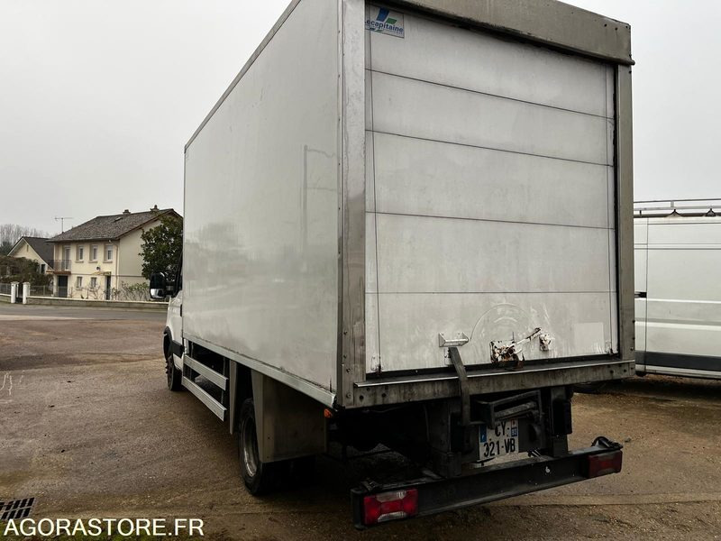 Iveco 35c13 frigorifique 185000km 2013 - Van berpendingin: gambar 3 Iveco 35c13 frigorifique 185000km 2013 - Van berpendingin: gambar 3