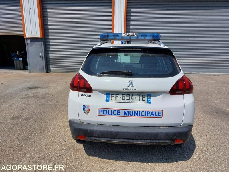 Peugeot 2008 police municipale - Mobil SUV: gambar 2 Peugeot 2008 police municipale - Mobil SUV: gambar 2