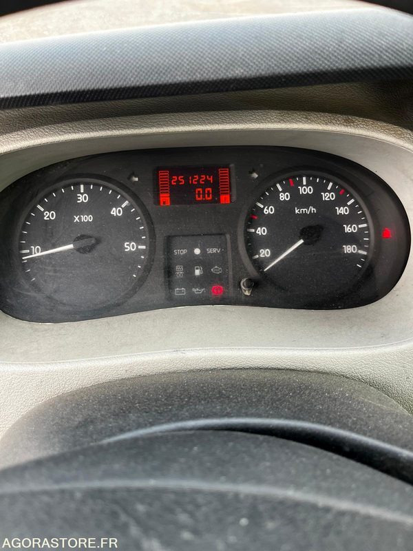 Renault master 2.5 dci 2004 251000km - Van panel: gambar 3 Renault master 2.5 dci 2004 251000km - Van panel: gambar 3