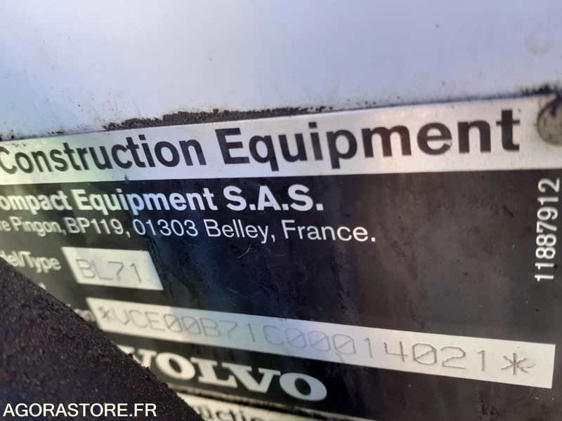 Tractopelle 4x4 volvo bl71 - Backhoe loader: gambar 5 Tractopelle 4x4 volvo bl71 - Backhoe loader: gambar 5