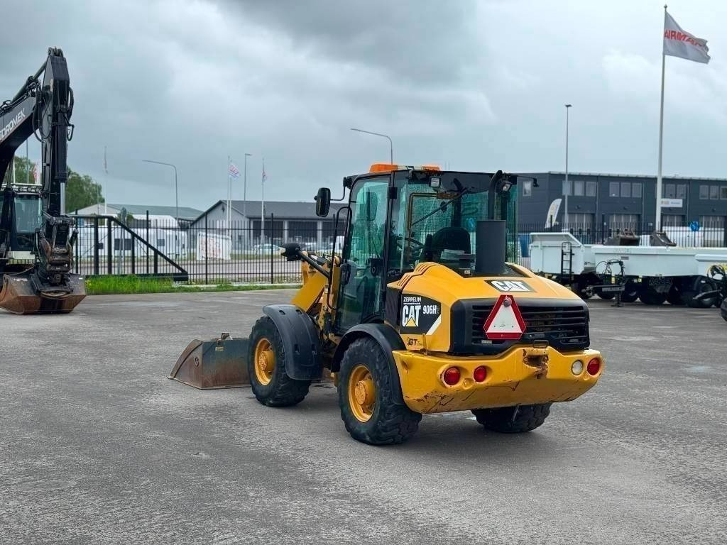 CAT 906 H 2 - Wheel loader: gambar 1 CAT 906 H 2 - Wheel loader: gambar 1