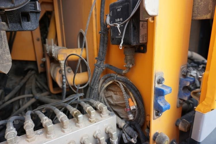 Ekskavator perayap Hyundai R260LC-9A: gambar 15