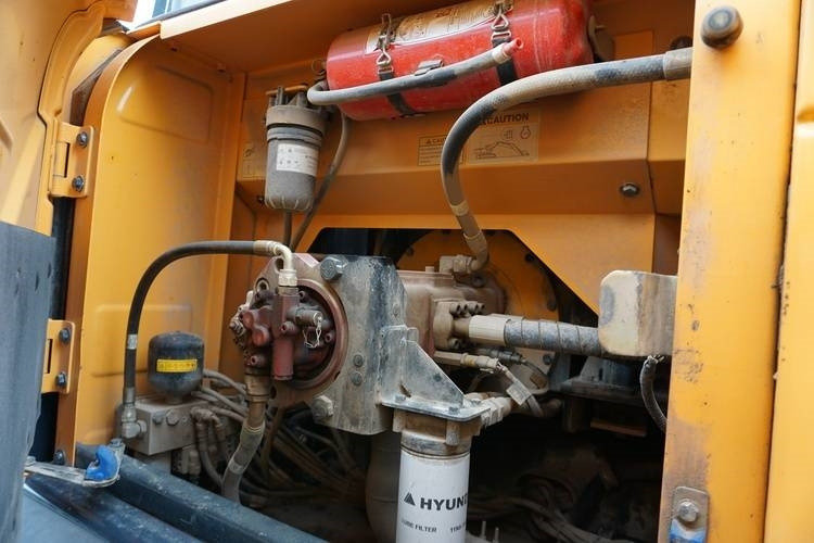 Ekskavator perayap Hyundai R260LC-9A: gambar 20