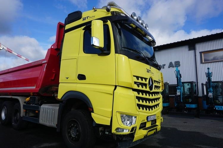 Mercedes-Benz Arocs 3263 , 8x4 Tridem - Truk jungkit: gambar 5 Mercedes-Benz Arocs 3263 , 8x4 Tridem - Truk jungkit: gambar 5