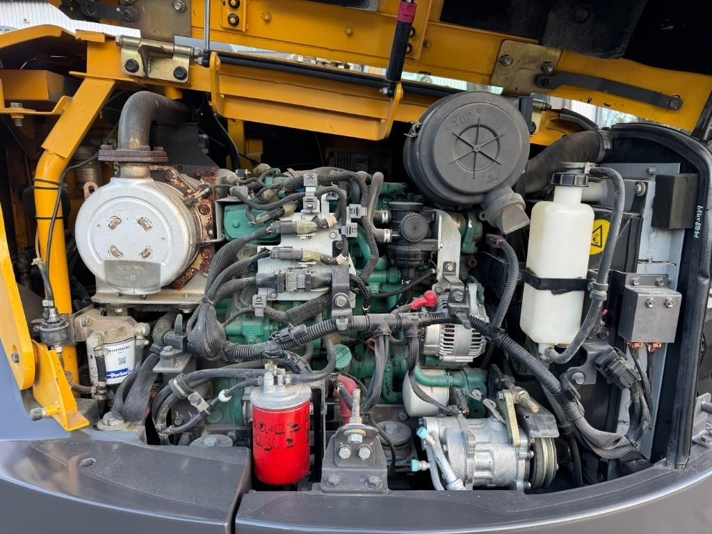 Ekskavator mini Volvo ECR 88 D: gambar 13