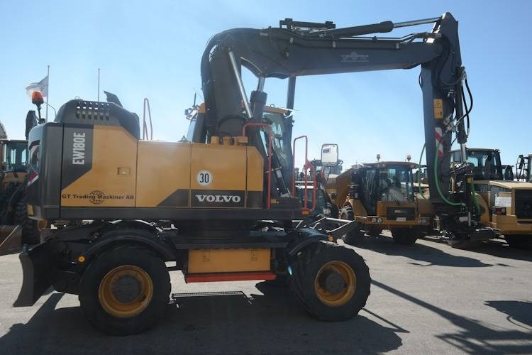 Volvo EW180 E *Uthyres* - Ekskavator roda: gambar 1 Volvo EW180 E *Uthyres* - Ekskavator roda: gambar 1