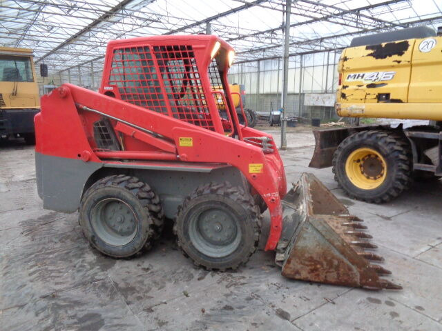 Bobcat S130 - Skid steer: gambar 1 Bobcat S130 - Skid steer: gambar 1