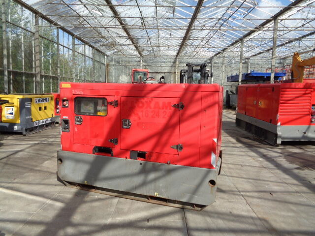 Diversen 30 KVA Genelec 30 KVA - Genset: gambar 4 Diversen 30 KVA Genelec 30 KVA - Genset: gambar 4