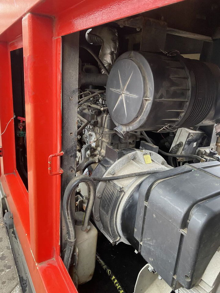 Doosan G40 - Genset: gambar 5 Doosan G40 - Genset: gambar 5