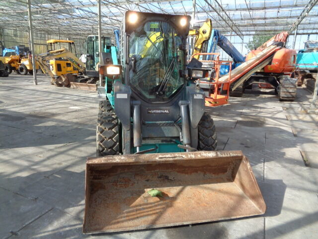 Kato AS25 - Skid steer: gambar 2 Kato AS25 - Skid steer: gambar 2