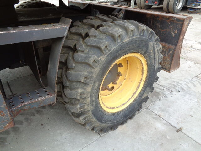 New Holland MH 4.6 - Ekskavator roda: gambar 5 New Holland MH 4.6 - Ekskavator roda: gambar 5