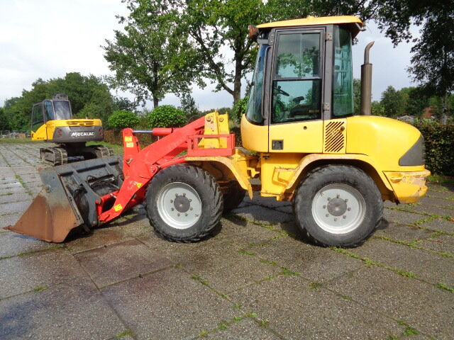 Volvo L30 - Wheel loader: gambar 1 Volvo L30 - Wheel loader: gambar 1