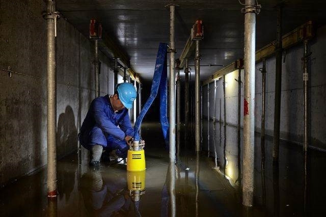 Atlas Copco Weda D04N Schmutzwasserpumpe - Pompa air: gambar 4 Atlas Copco Weda D04N Schmutzwasserpumpe - Pompa air: gambar 4