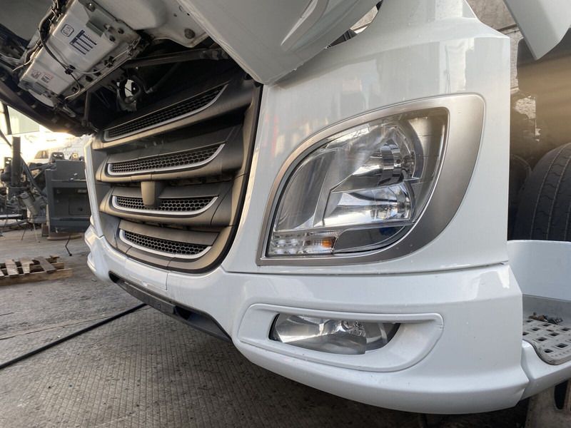 DAF XF 106 - Bumper untuk Truk: gambar 3 DAF XF 106 - Bumper untuk Truk: gambar 3