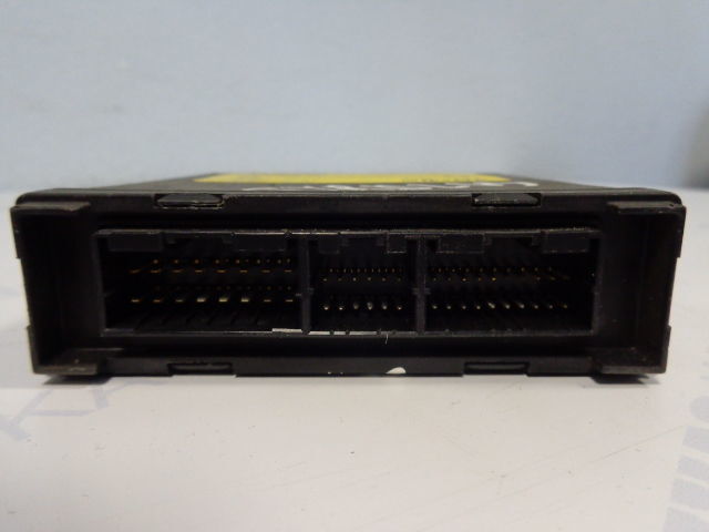 Iveco Multiplex System:Cabin Module ROBERT BOSCH GmbH - ECU untuk Truk: gambar 2 Iveco Multiplex System:Cabin Module ROBERT BOSCH GmbH - ECU untuk Truk: gambar 2