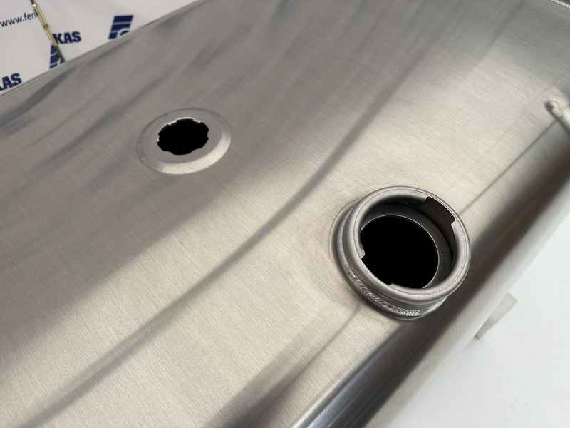 Iveco New aluminum fuel tank 400L - Tangki bahan bakar untuk Truk: gambar 4 Iveco New aluminum fuel tank 400L - Tangki bahan bakar untuk Truk: gambar 4