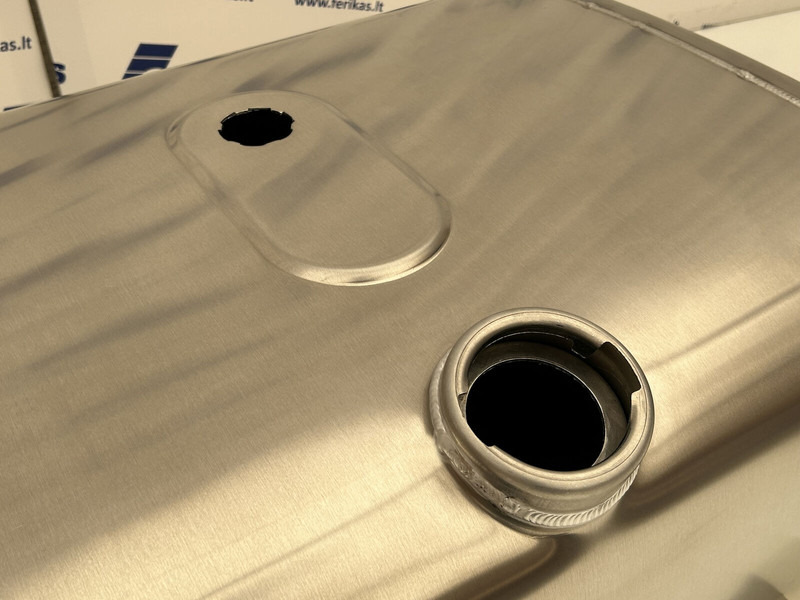 MAN New aluminum fuel tank 150L - Tangki bahan bakar: gambar 4 MAN New aluminum fuel tank 150L - Tangki bahan bakar: gambar 4
