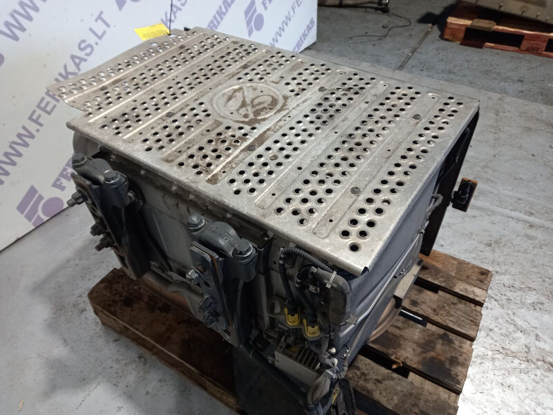 Mercedes-Benz Actros MP4 EURO 6 - Konverter katalitik untuk Truk: gambar 2 Mercedes-Benz Actros MP4 EURO 6 - Konverter katalitik untuk Truk: gambar 2