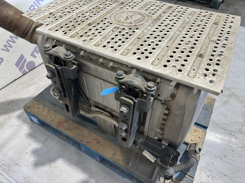 Mercedes-Benz Actros MP4 - Konverter katalitik untuk Truk: gambar 5 Mercedes-Benz Actros MP4 - Konverter katalitik untuk Truk: gambar 5