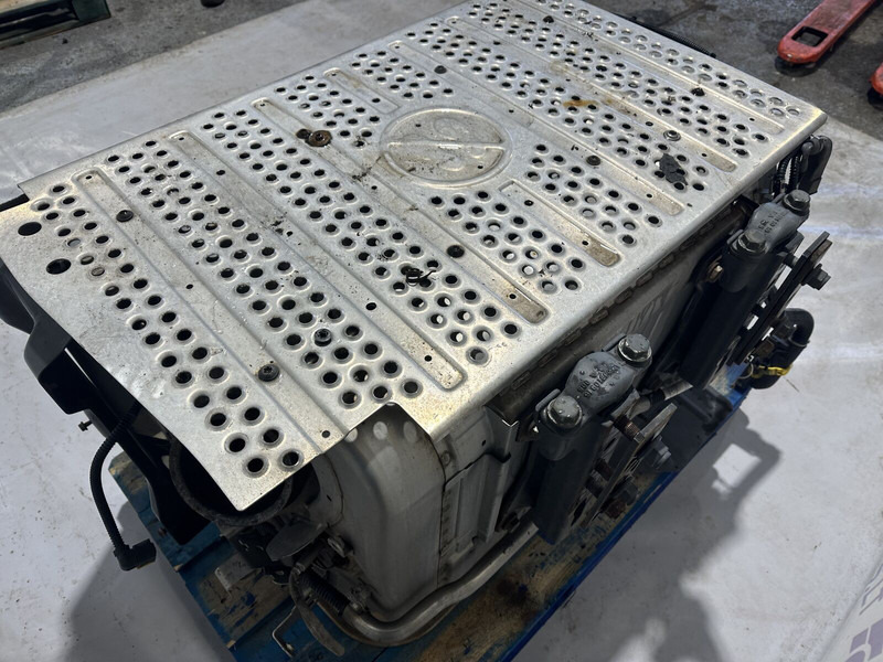 Mercedes-Benz Actros MP4 - Konverter katalitik untuk Truk: gambar 5 Mercedes-Benz Actros MP4 - Konverter katalitik untuk Truk: gambar 5