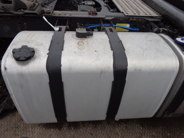 Renault Volvo / complete fuel tank new or used 450L - 110cm, with bracke - Tangki bahan bakar untuk Truk: gambar 1 Renault Volvo / complete fuel tank new or used 450L - 110cm, with bracke - Tangki bahan bakar untuk Truk: gambar 1