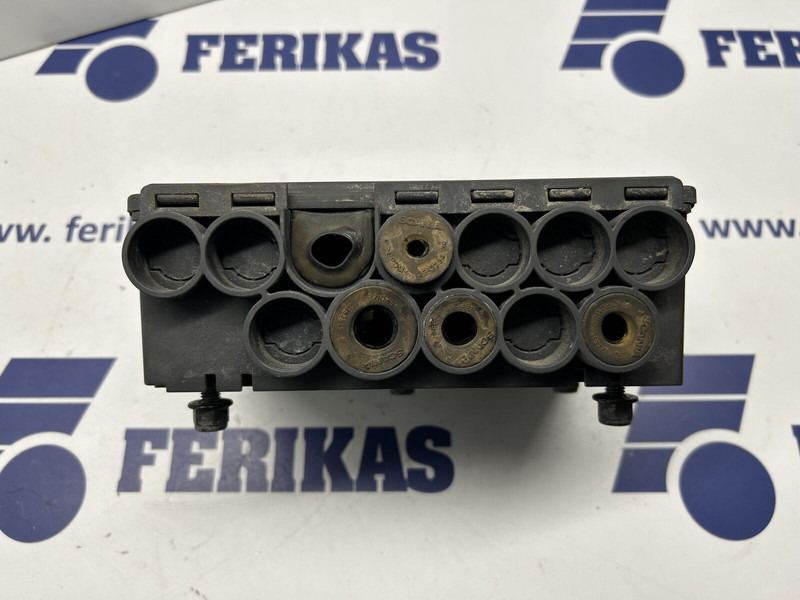 Scania fuse block - Sistem listrik untuk Truk: gambar 2 Scania fuse block - Sistem listrik untuk Truk: gambar 2