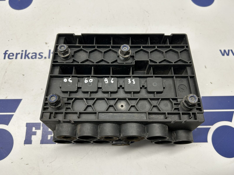 Scania fuse block - Sistem listrik untuk Truk: gambar 3 Scania fuse block - Sistem listrik untuk Truk: gambar 3