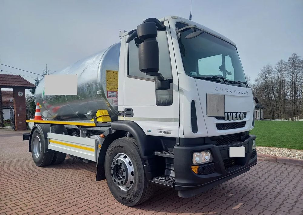 Iveco EURO CARGO 180 E 25 EURO 5 ASENIZACJA ASENIZACYJNY BECZKA - Truk tangki: gambar 1 Iveco EURO CARGO 180 E 25 EURO 5 ASENIZACJA ASENIZACYJNY BECZKA - Truk tangki: gambar 1