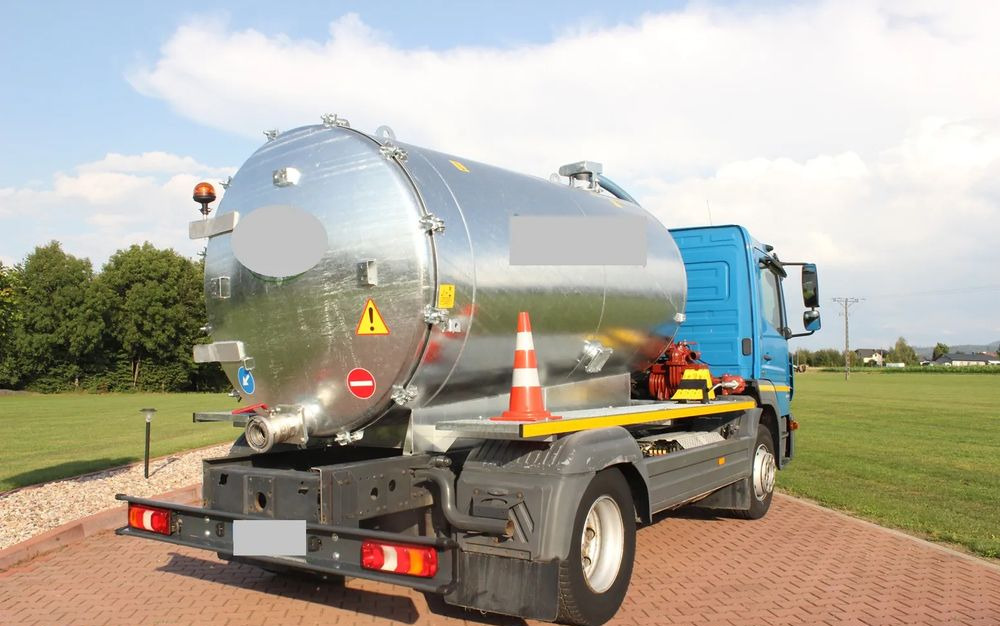 Mercedes-Benz ATEGO 13 18 EURO 6 BLUETEC 6 BECZKAASENIZACYJNA 7 200 LITRÓW - Truk tangki: gambar 5 Mercedes-Benz ATEGO 13 18 EURO 6 BLUETEC 6 BECZKAASENIZACYJNA 7 200 LITRÓW - Truk tangki: gambar 5