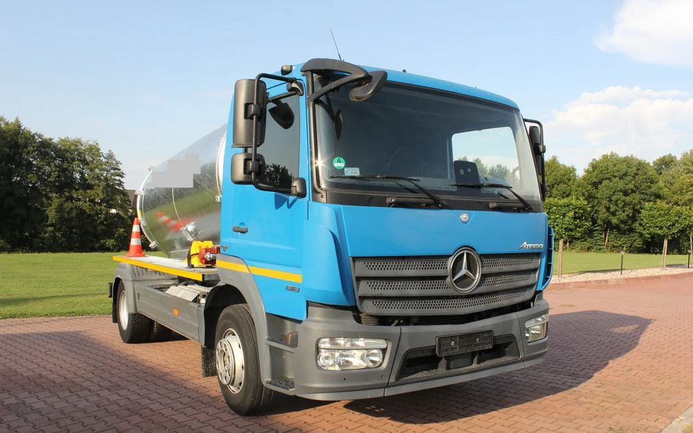 Mercedes-Benz ATEGO 13 18 EURO 6 BLUETEC 6 BECZKAASENIZACYJNA 7 200 LITRÓW - Truk tangki: gambar 2 Mercedes-Benz ATEGO 13 18 EURO 6 BLUETEC 6 BECZKAASENIZACYJNA 7 200 LITRÓW - Truk tangki: gambar 2