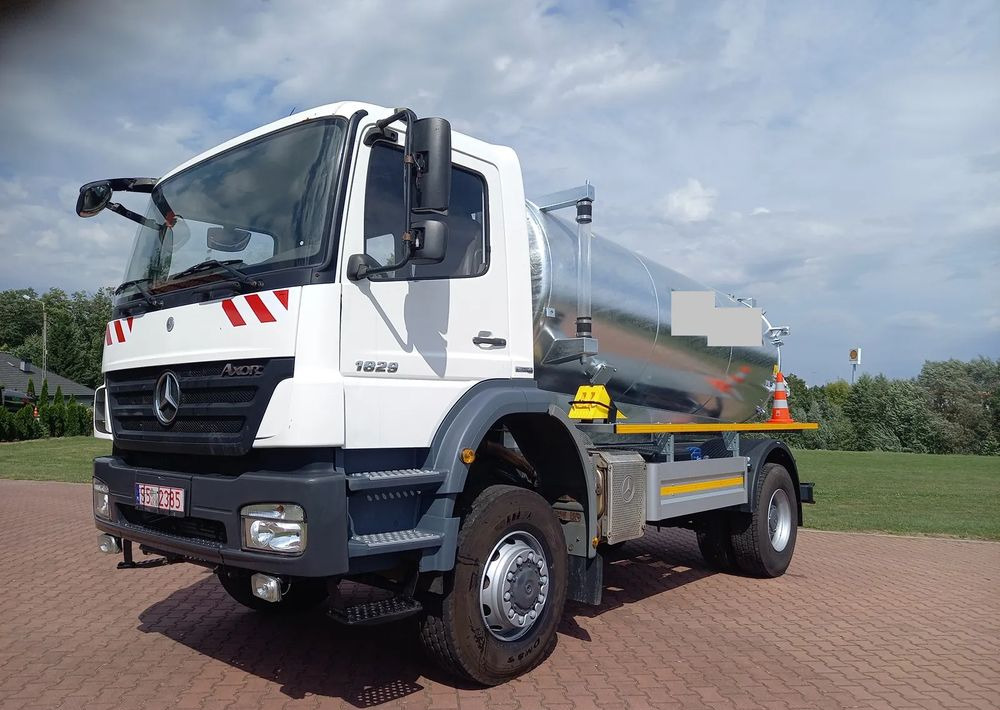 Mercedes-Benz AXOR 1829 4X4 4 WD ALLOARD - Truk tangki: gambar 4 Mercedes-Benz AXOR 1829 4X4 4 WD ALLOARD - Truk tangki: gambar 4