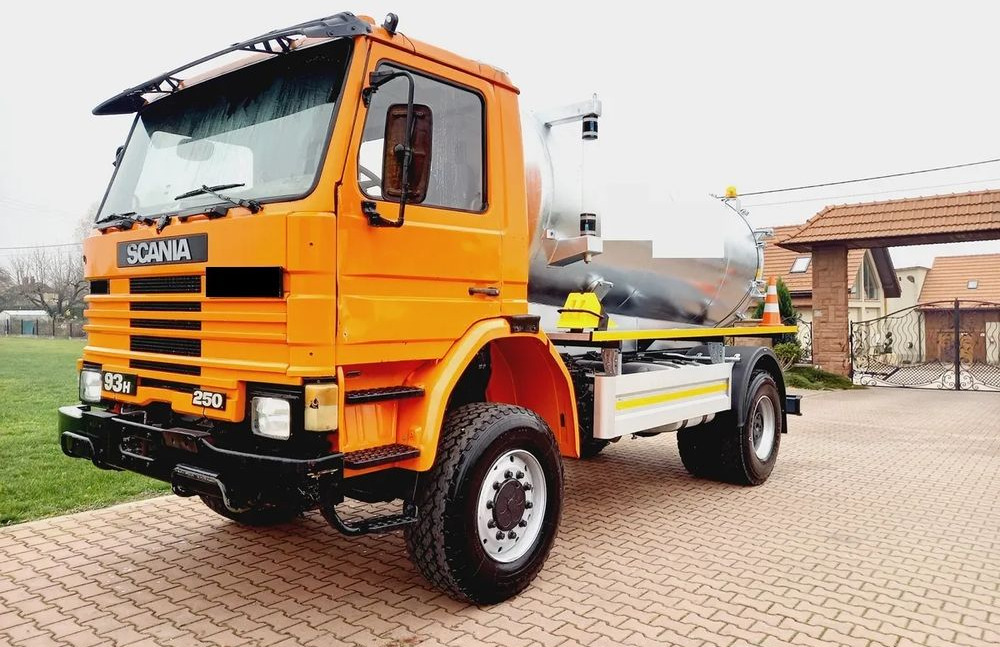 Scania 93 H 4X4 ALLROAD 4 WD - Truk tangki: gambar 1 Scania 93 H 4X4 ALLROAD 4 WD - Truk tangki: gambar 1