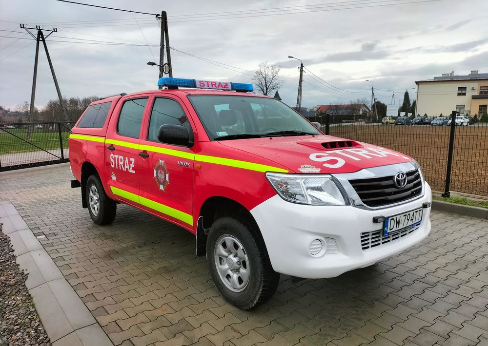 Toyota Hilux 2.5D 4x4, straż, strażacki, pożarniczy - Truk pikap: gambar 1 Toyota Hilux 2.5D 4x4, straż, strażacki, pożarniczy - Truk pikap: gambar 1