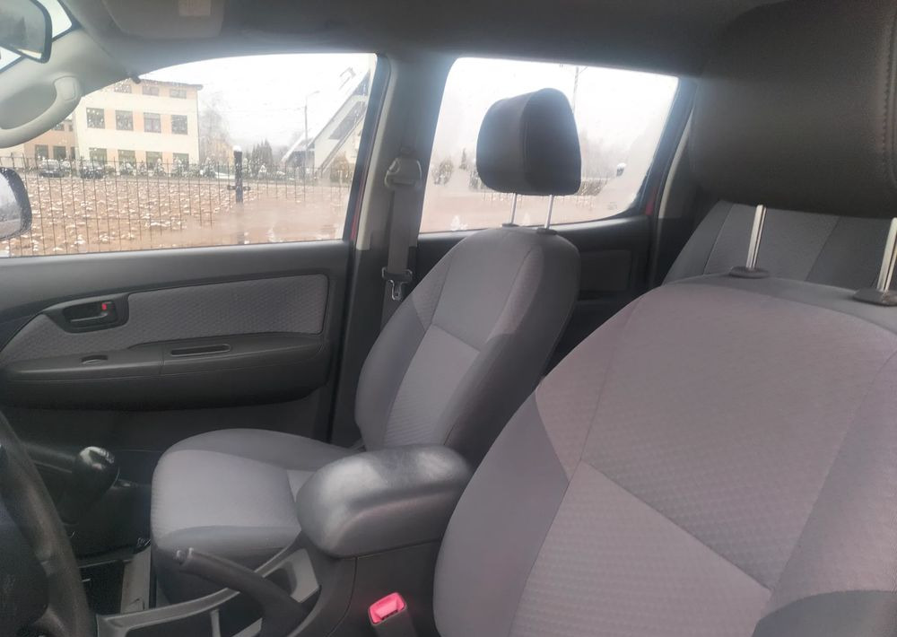 Toyota Hilux 2.5D 4x4, straż, strażacki, pożarniczy - Truk pikap: gambar 5 Toyota Hilux 2.5D 4x4, straż, strażacki, pożarniczy - Truk pikap: gambar 5
