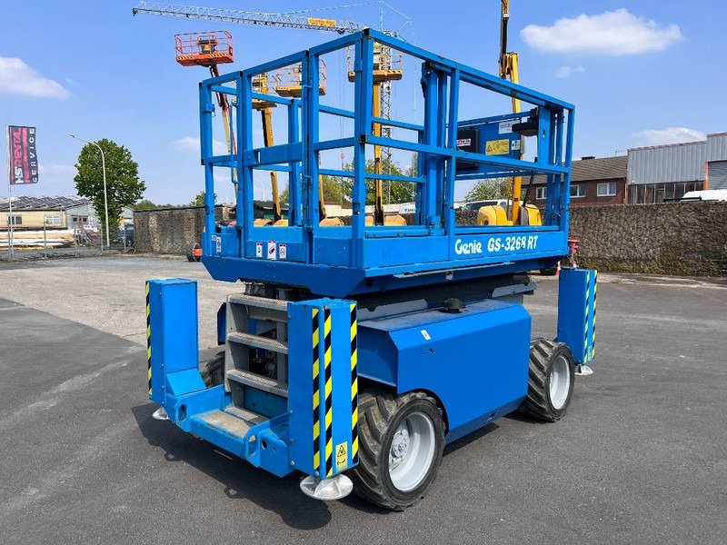 Genie GS3268 RT diesel 4x4 12m (1480) - Scissor lifts: gambar 3 Genie GS3268 RT diesel 4x4 12m (1480) - Scissor lifts: gambar 3