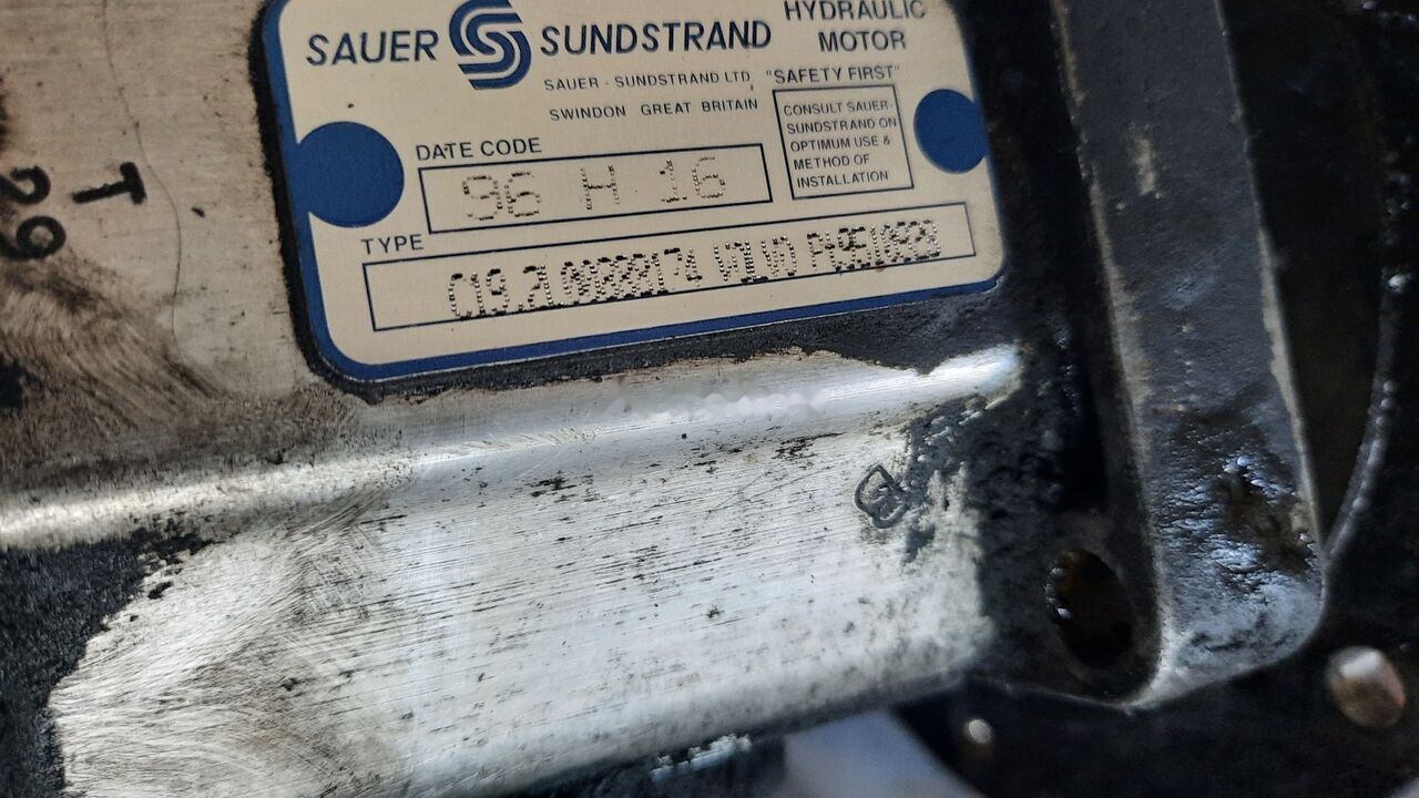 MAN BOSCH /SAUER - Radiator untuk Bus: gambar 1 MAN BOSCH /SAUER - Radiator untuk Bus: gambar 1