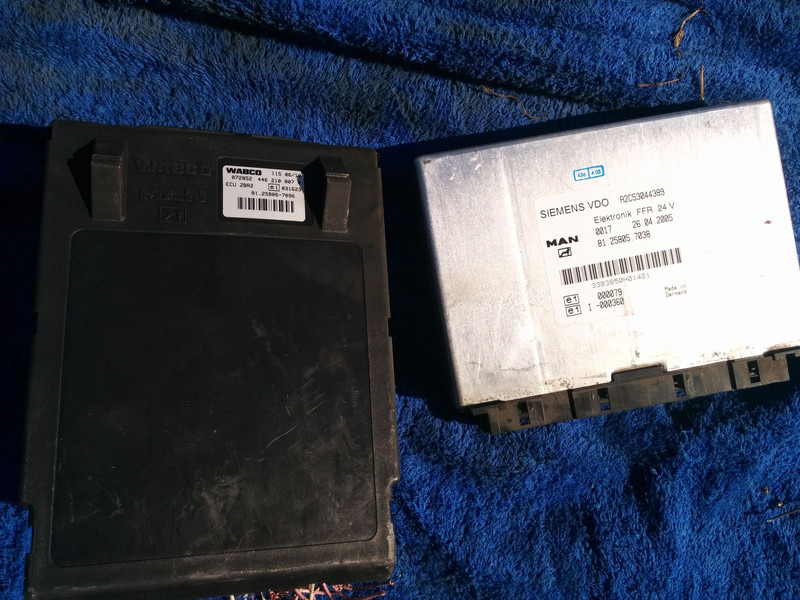 MAN VDO A2C53044389 . 81.25805.7038 .412.413.1.2. - ECU: gambar 2 MAN VDO A2C53044389 . 81.25805.7038 .412.413.1.2. - ECU: gambar 2