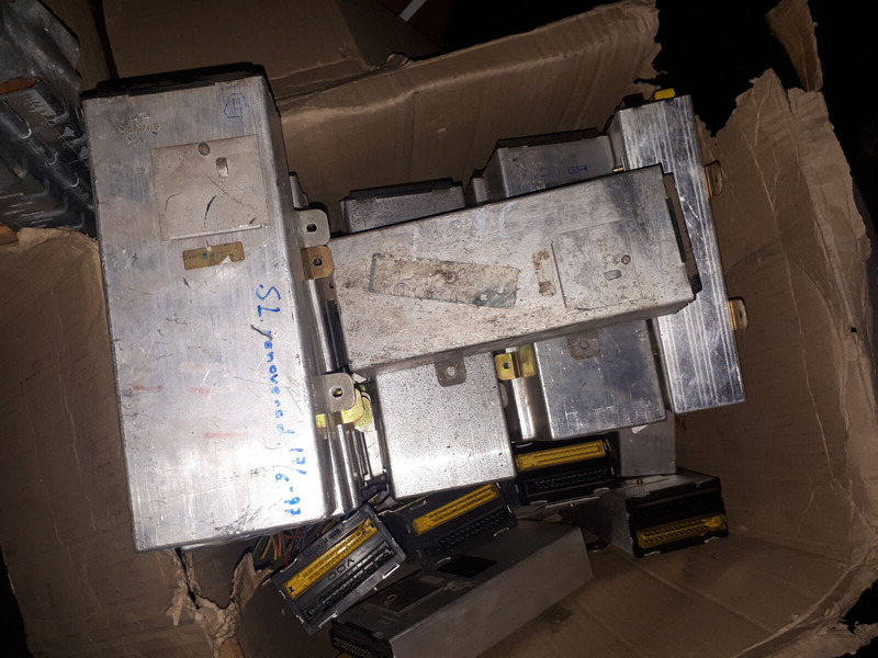 MAN VDO A2C53044389 . 81.25805.7038 .412.413.1.2. - ECU: gambar 3 MAN VDO A2C53044389 . 81.25805.7038 .412.413.1.2. - ECU: gambar 3