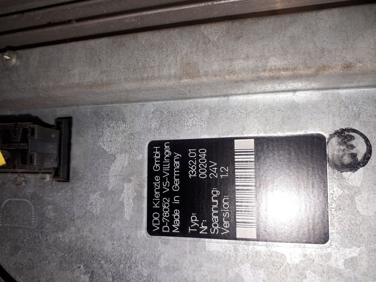 Mercedes-Benz D-78052 NEOPLAN - ECU untuk Bus: gambar 3 Mercedes-Benz D-78052 NEOPLAN - ECU untuk Bus: gambar 3
