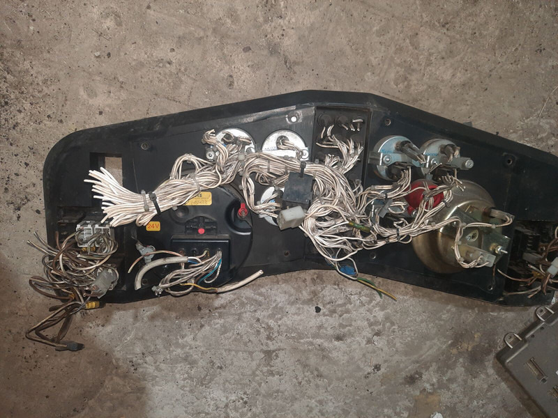 Dasbor Mercedes-Benz D-78052VS: gambar 10