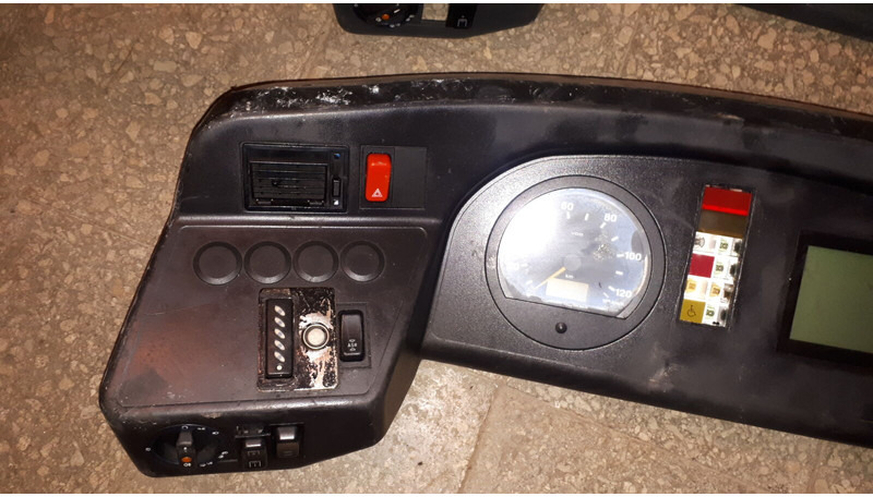 Dasbor Mercedes-Benz D-78052VS: gambar 8