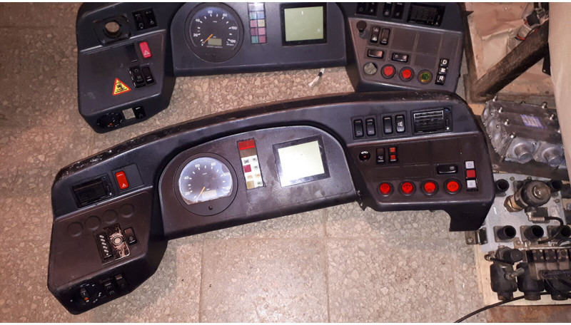 Mercedes-Benz D-78052VS - Dasbor: gambar 1 Mercedes-Benz D-78052VS - Dasbor: gambar 1