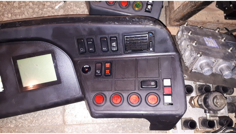 Dasbor Mercedes-Benz D-78052VS: gambar 6