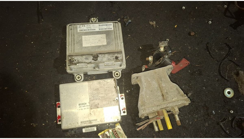 Mercedes-Benz - ECU: gambar 4 Mercedes-Benz - ECU: gambar 4